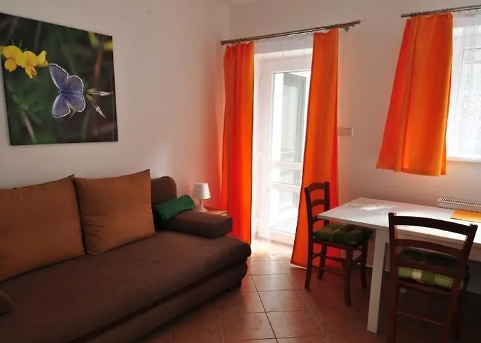 Lazy Daisy Pensionat 3*